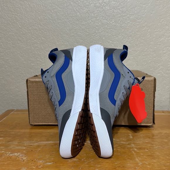 Vans Ultrarange Exo gray true white royal blue men’s size 7 or women’s size 8.5 - Picture 4 of 9